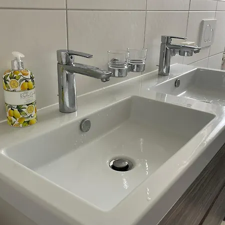 Geneva * Port-Valais